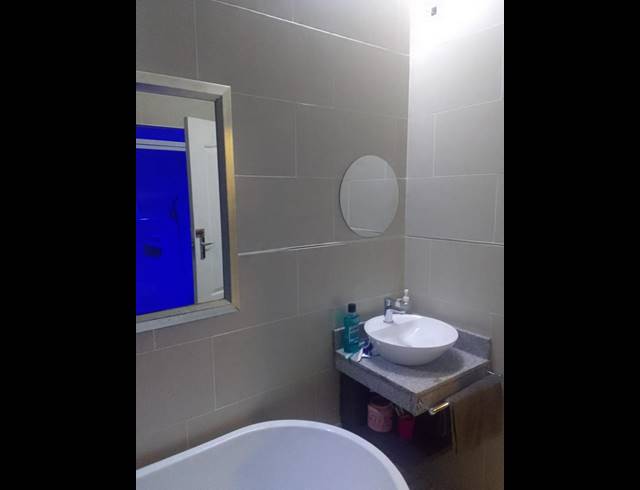 2 BEDROOM APARTMENT FOR SALE IN GROVE END